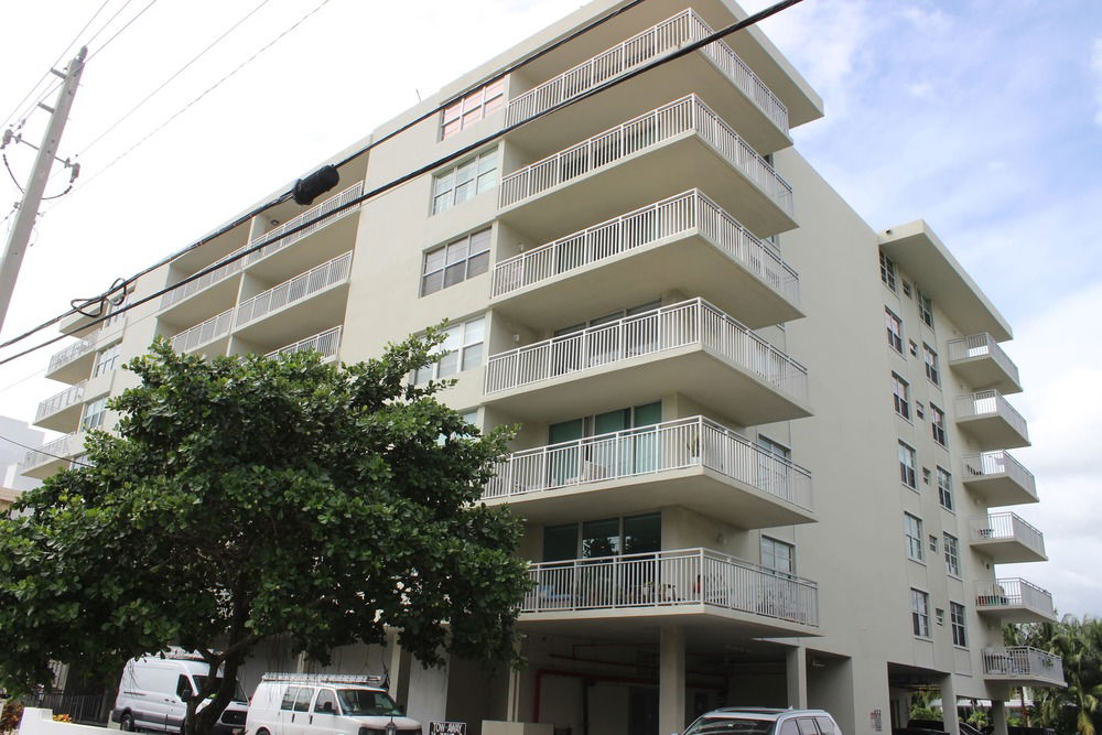 St. Regis Apartments photo 2